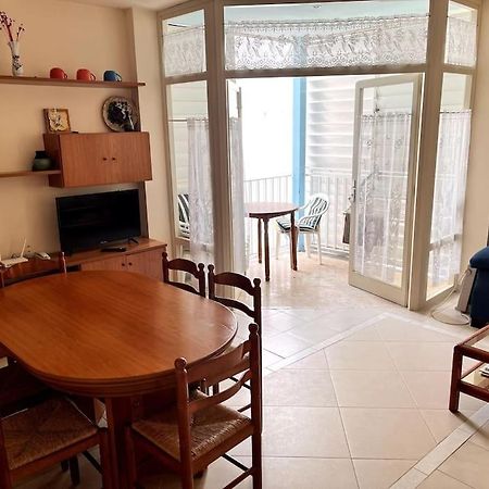 Apartamento Piso Con Parking En El Centro A 2 Minutos De La Playa L' Escala Exterior foto